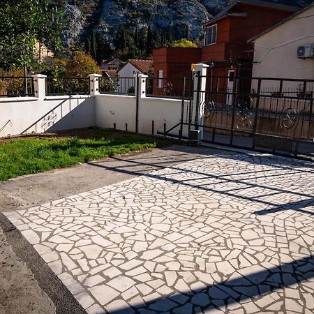 Ferienwohnung Bugi Kotor Exterior foto