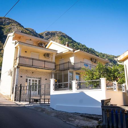 Ferienwohnung Bugi Kotor Exterior foto