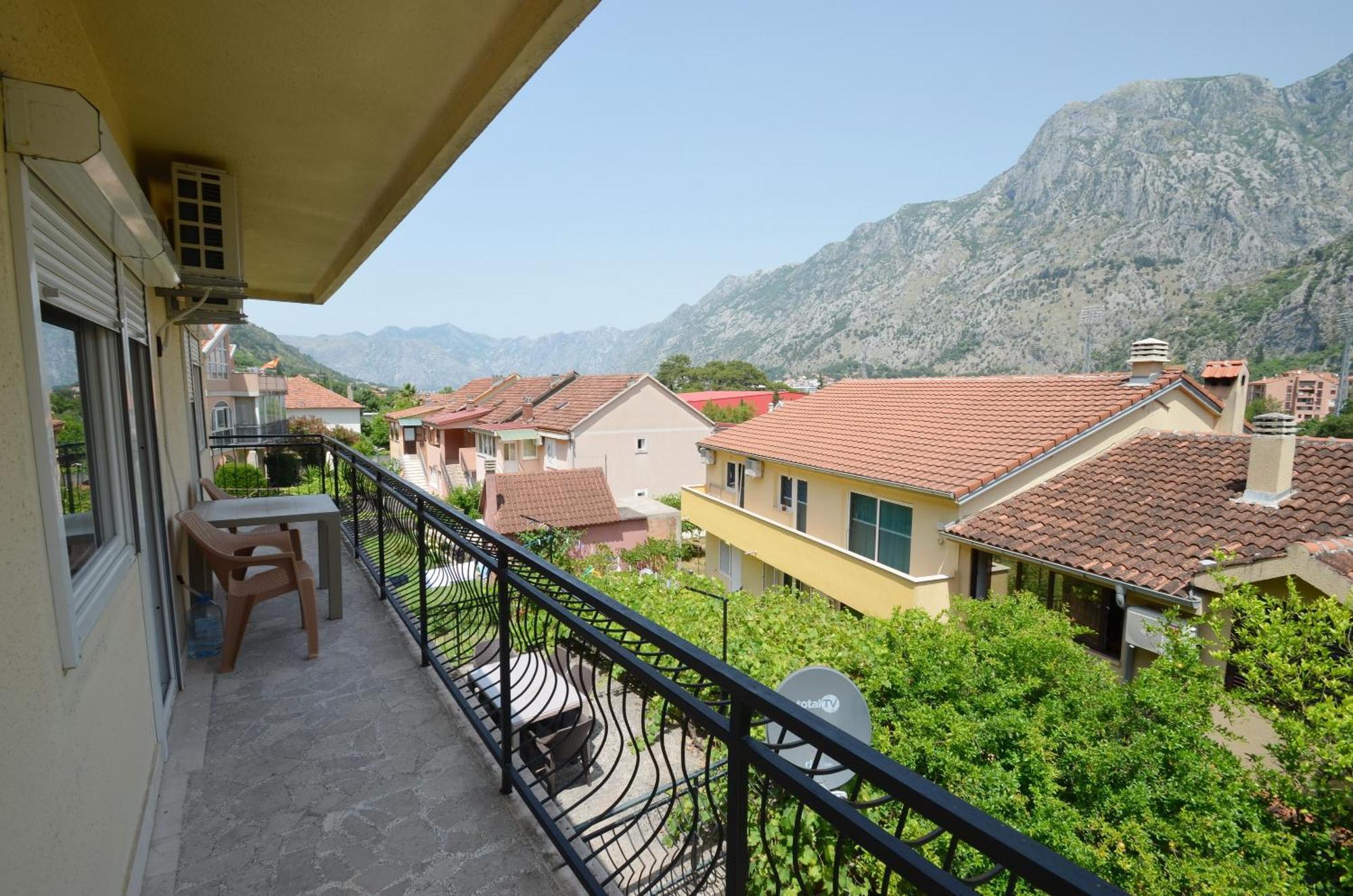 Ferienwohnung Bugi Kotor Exterior foto