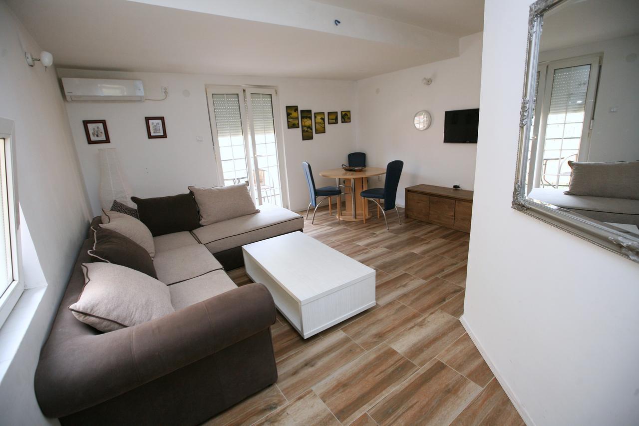Ferienwohnung Bugi Kotor Exterior foto