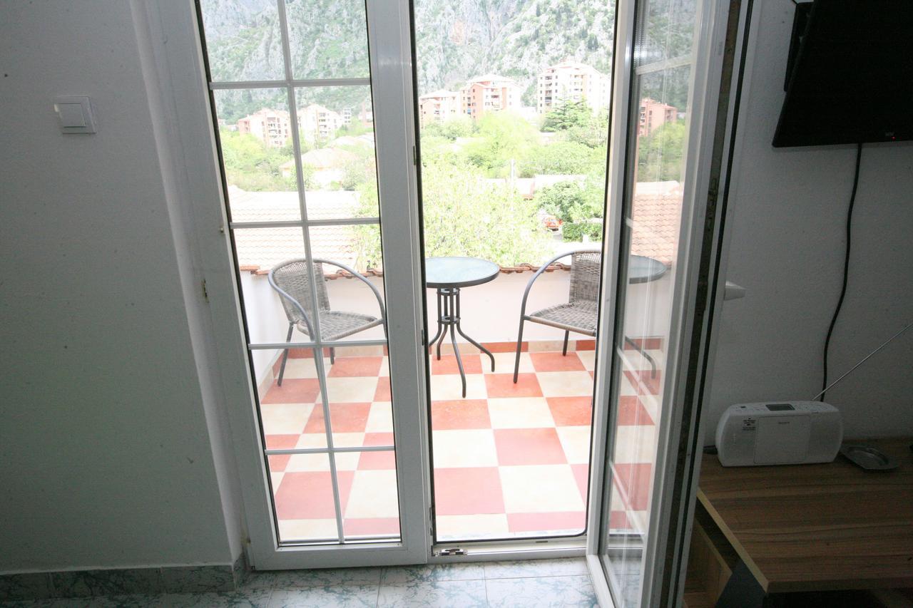 Ferienwohnung Bugi Kotor Exterior foto